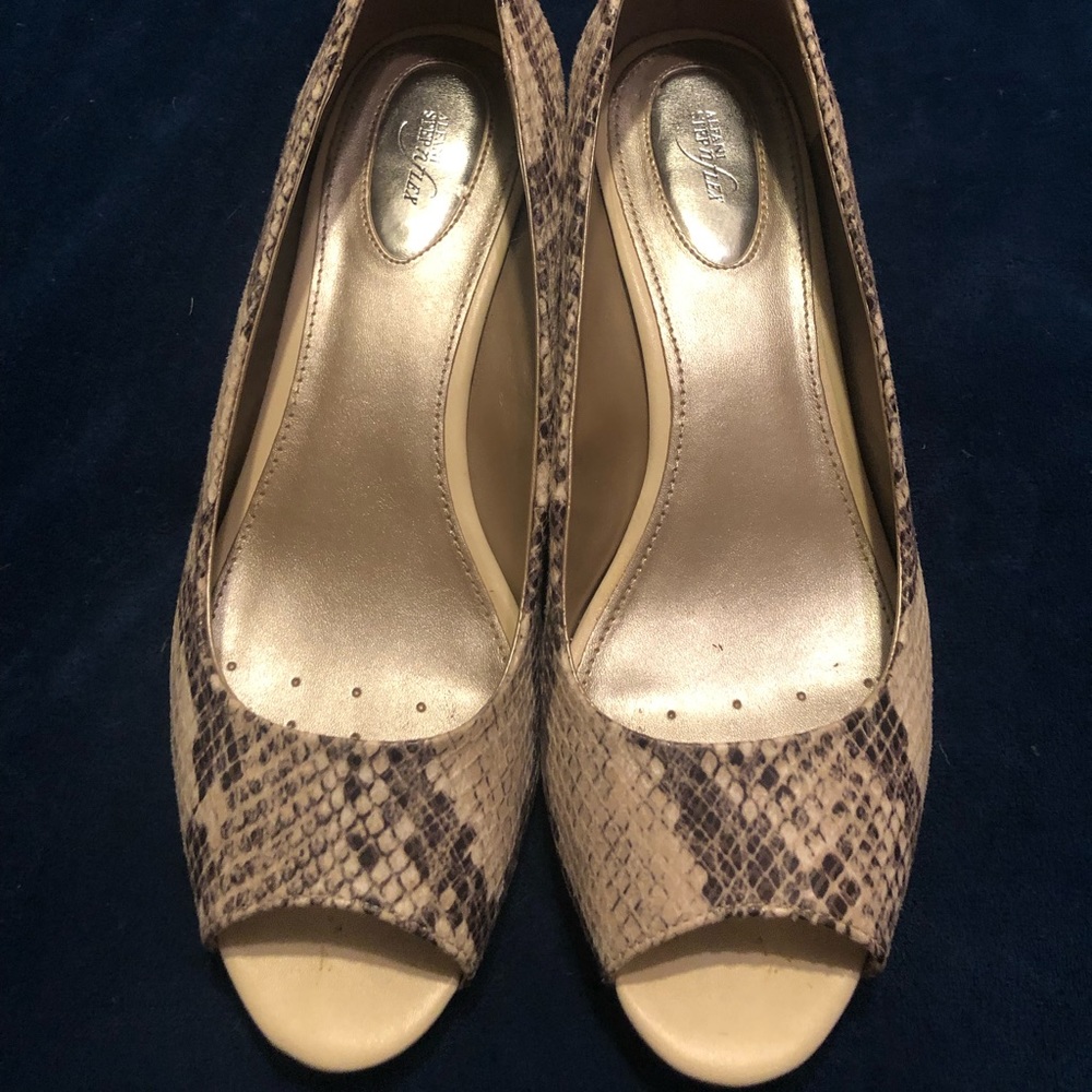 Alfani Cammi wedge size 9